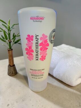 therapy Keratin-Infused Volume Conditioner - White with Pink Accents